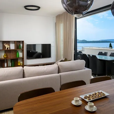 Brand New Lux Apartment G & L With Hot Tub * Trogir