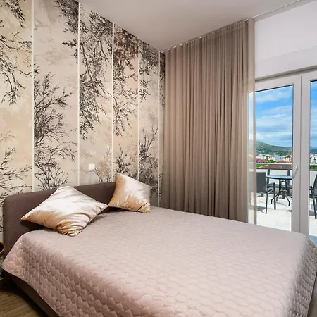 Brand New Lux Apartment G & L With Hot Tub Trogir