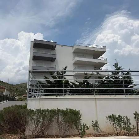 Lägenhet Brand New Lux Apartment G & L With Hot Tub Trogir